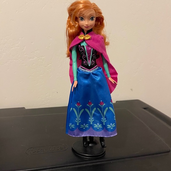 Anna Frozen Doll - Picture 1 of 2